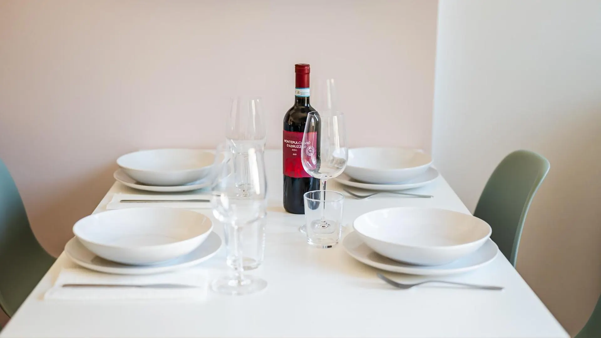Padova'S Nest - Close To Metro Milan Apartment